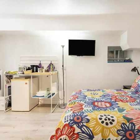 An Independent Beach Retreat Steps From The Lake And Right In The City Apartment โตรอนโต ภายนอก รูปภาพ