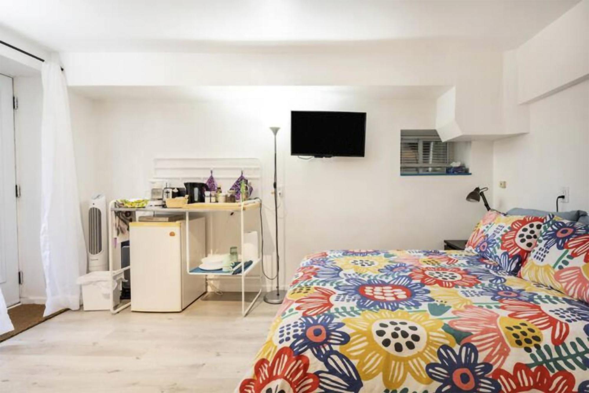 An Independent Beach Retreat Steps From The Lake And Right In The City Apartment โตรอนโต ภายนอก รูปภาพ